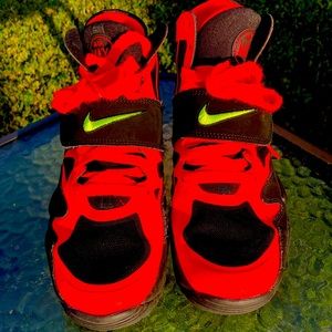 Black and red Nike air max